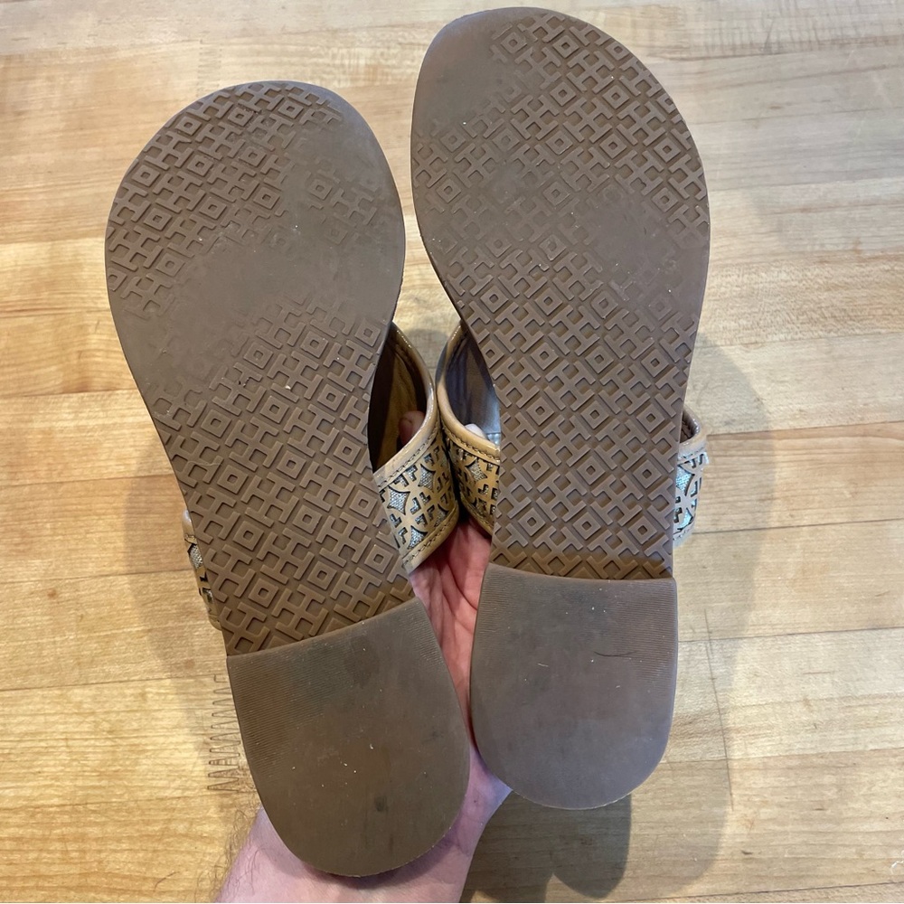 Tory Burch Women's Size 7.5 Daisy
Perforated Roselle Thong Sandal - Picture 7 of 8